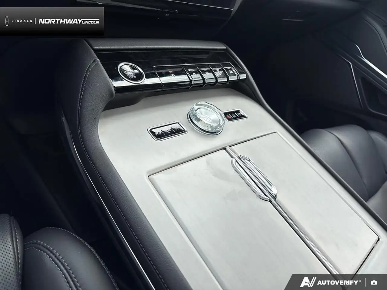 Lincoln Navigator снимка Lincoln Navigator