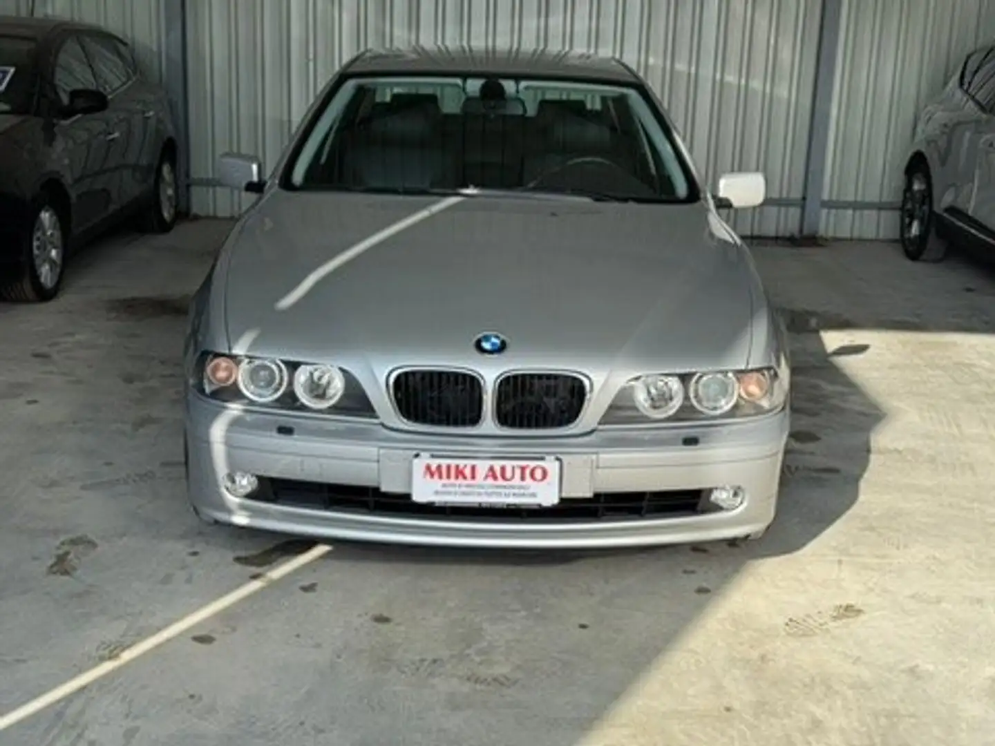 BMW 530 530d Titanium Srebrny - 2