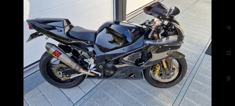 Suzuki GSX-R 1000 - foto 2