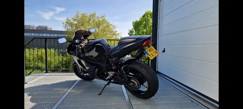 Suzuki GSX-R 1000 - foto 3