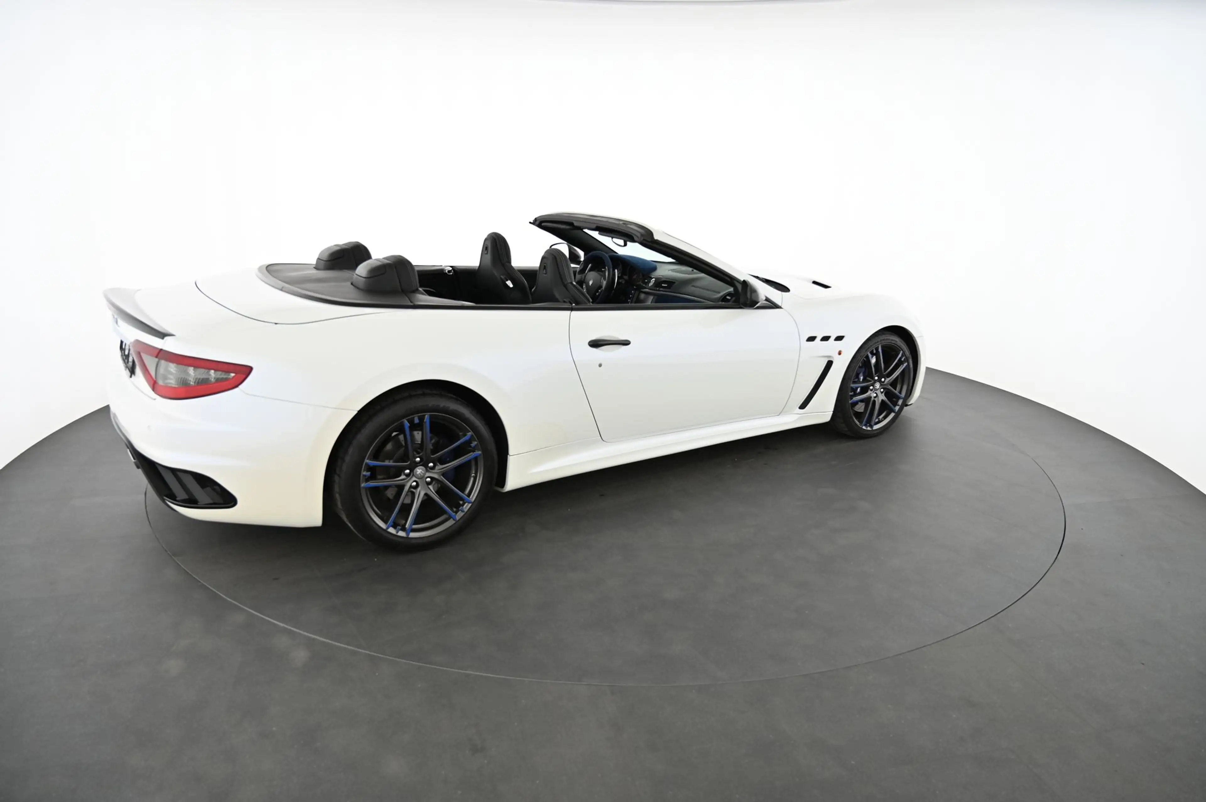 Maserati GranCabrio GranTurismo MC Stradale EXP € 117.980,- — photo 6
