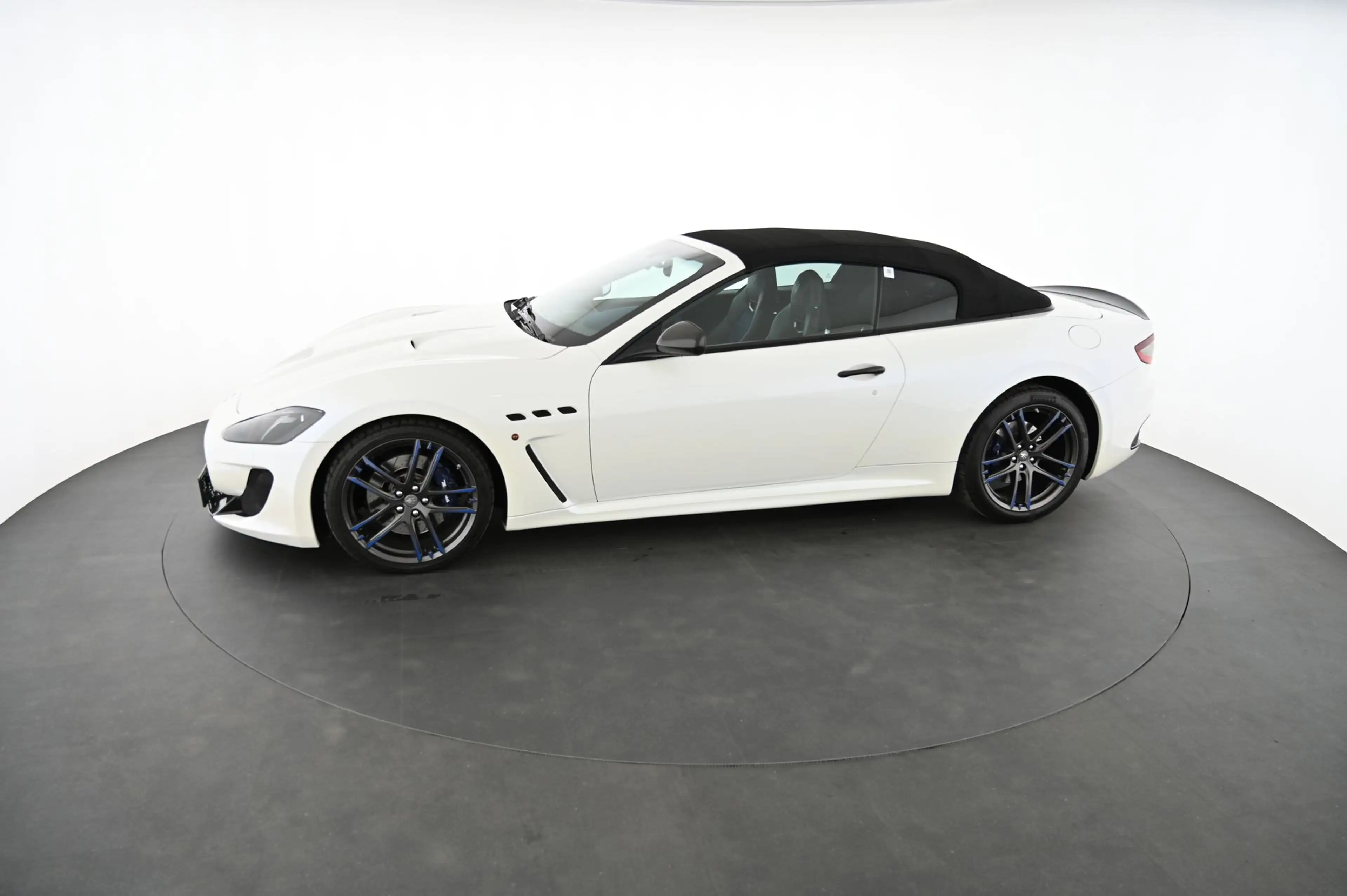 Maserati GranCabrio GranTurismo MC Stradale EXP € 117.980,- — photo 17
