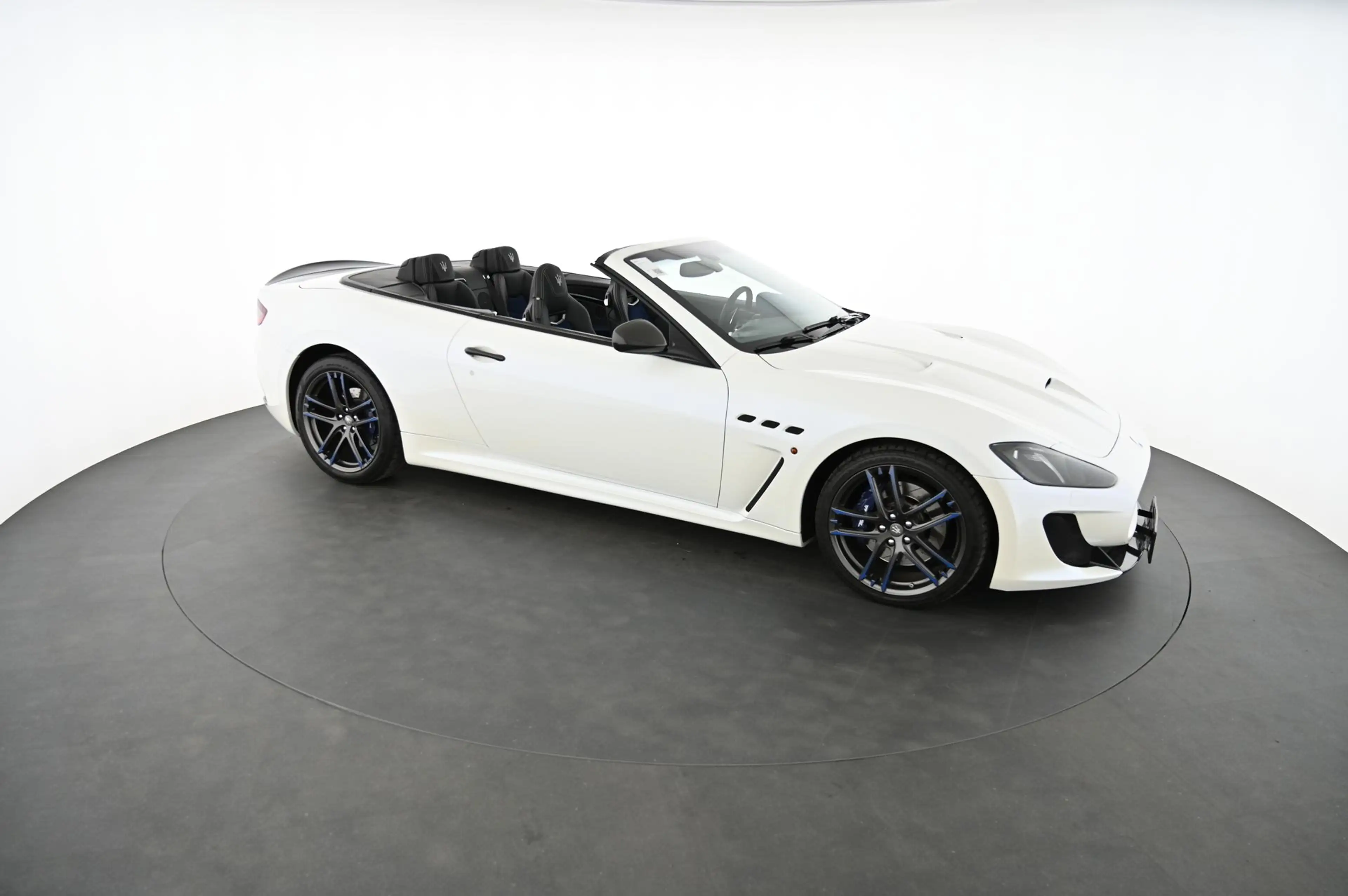 Maserati GranCabrio GranTurismo MC Stradale EXP € 117.980,- — photo 10