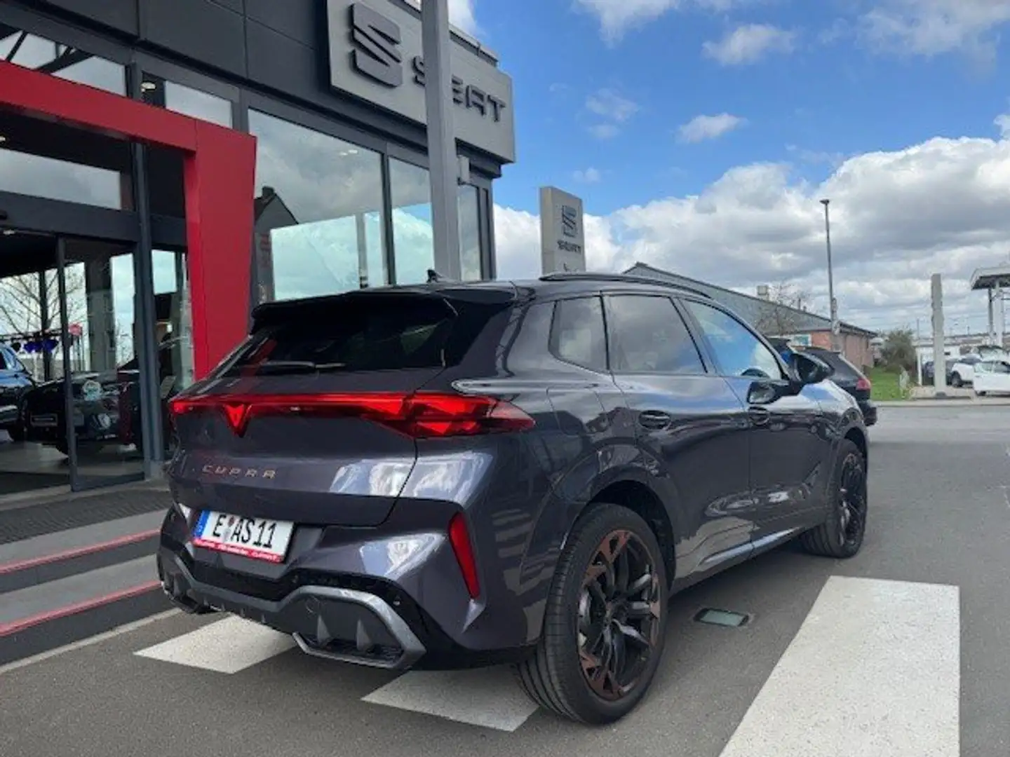 CUPRA Terramar 1.5 eTSI 150PS DSG - DIENSTWAGEN Paars - 2