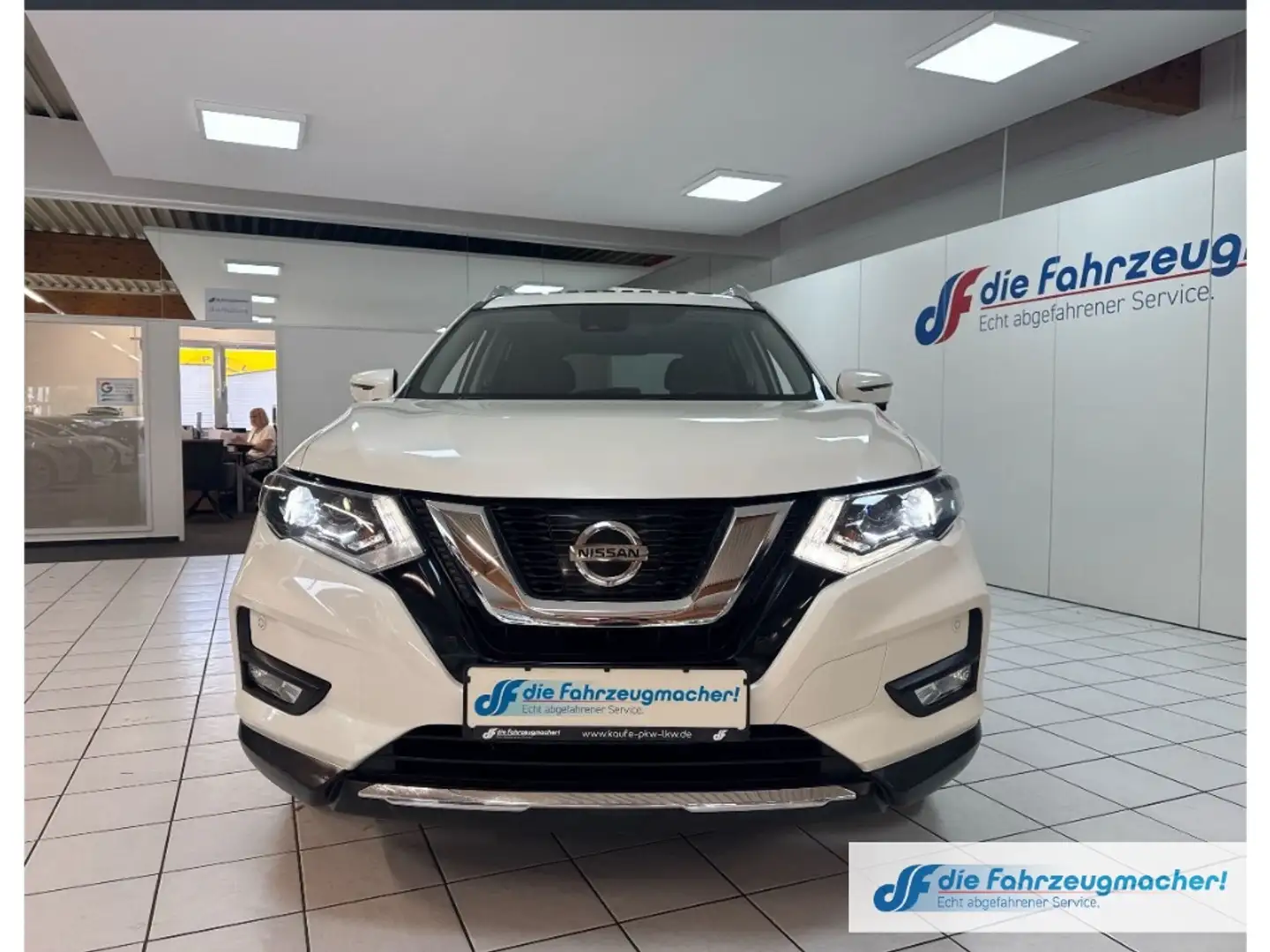 Nissan X-Trail Tekna 4x4 2.0 dCi Panorama Navi Soundsystem Bose 3 Alb - 2