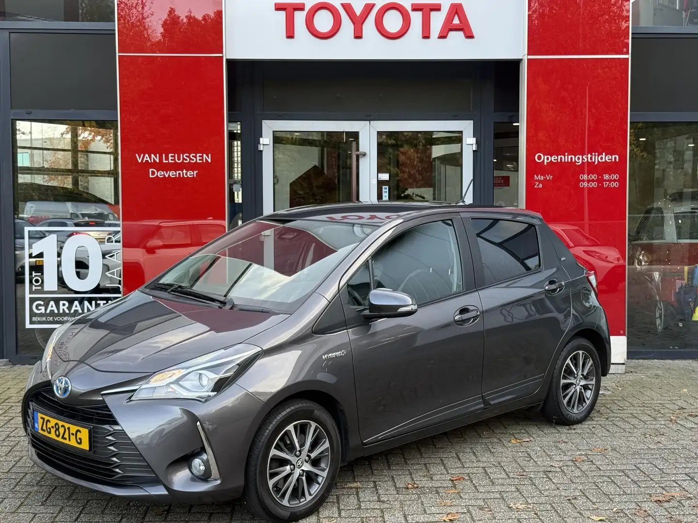 Toyota Yaris 1.5 Hybrid Y20 NL-AUTO LM CAMERA CLIMA STUURWIEL B Gris - 1