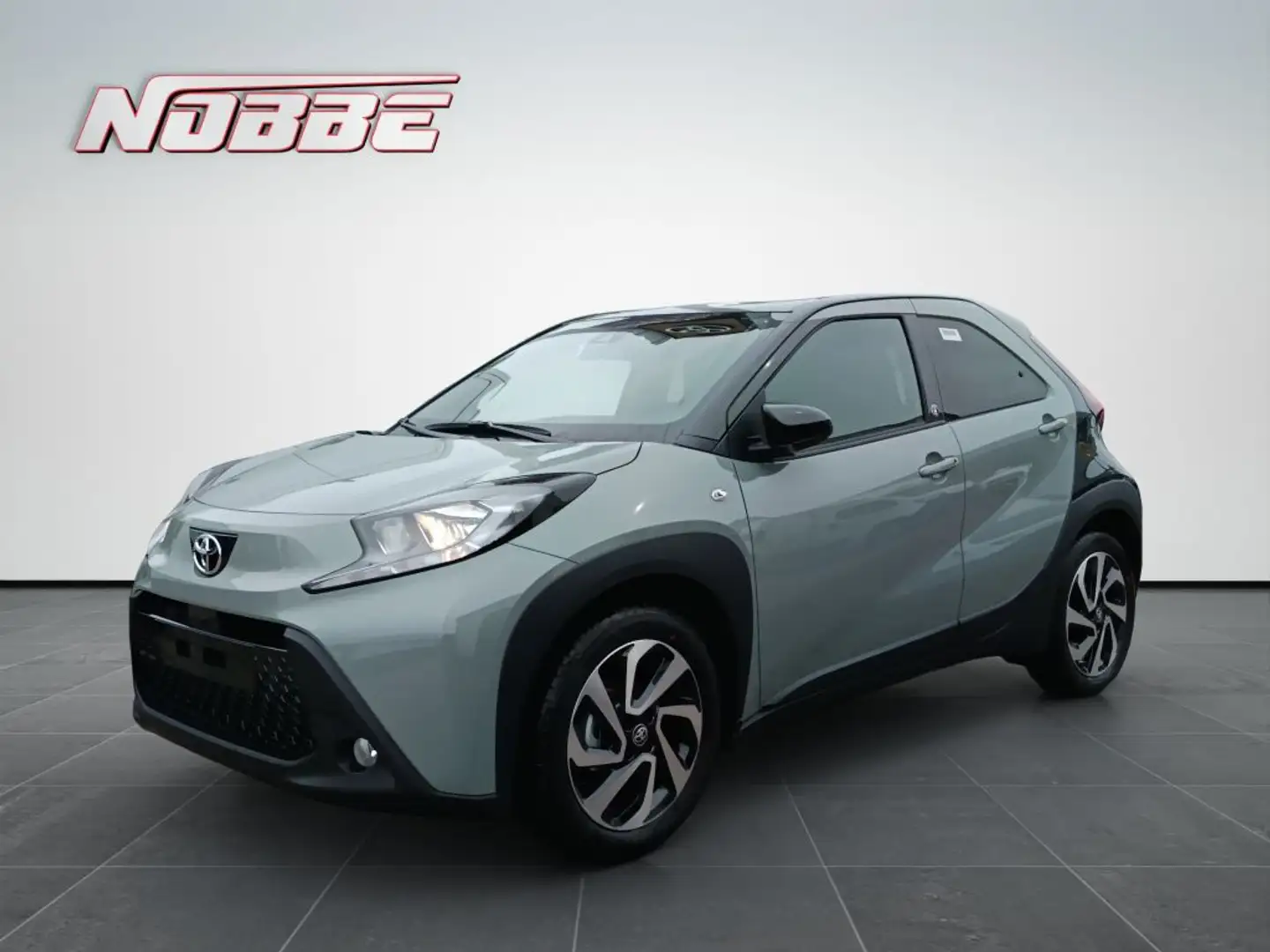 Toyota Aygo X Teamplayer Grau - 1