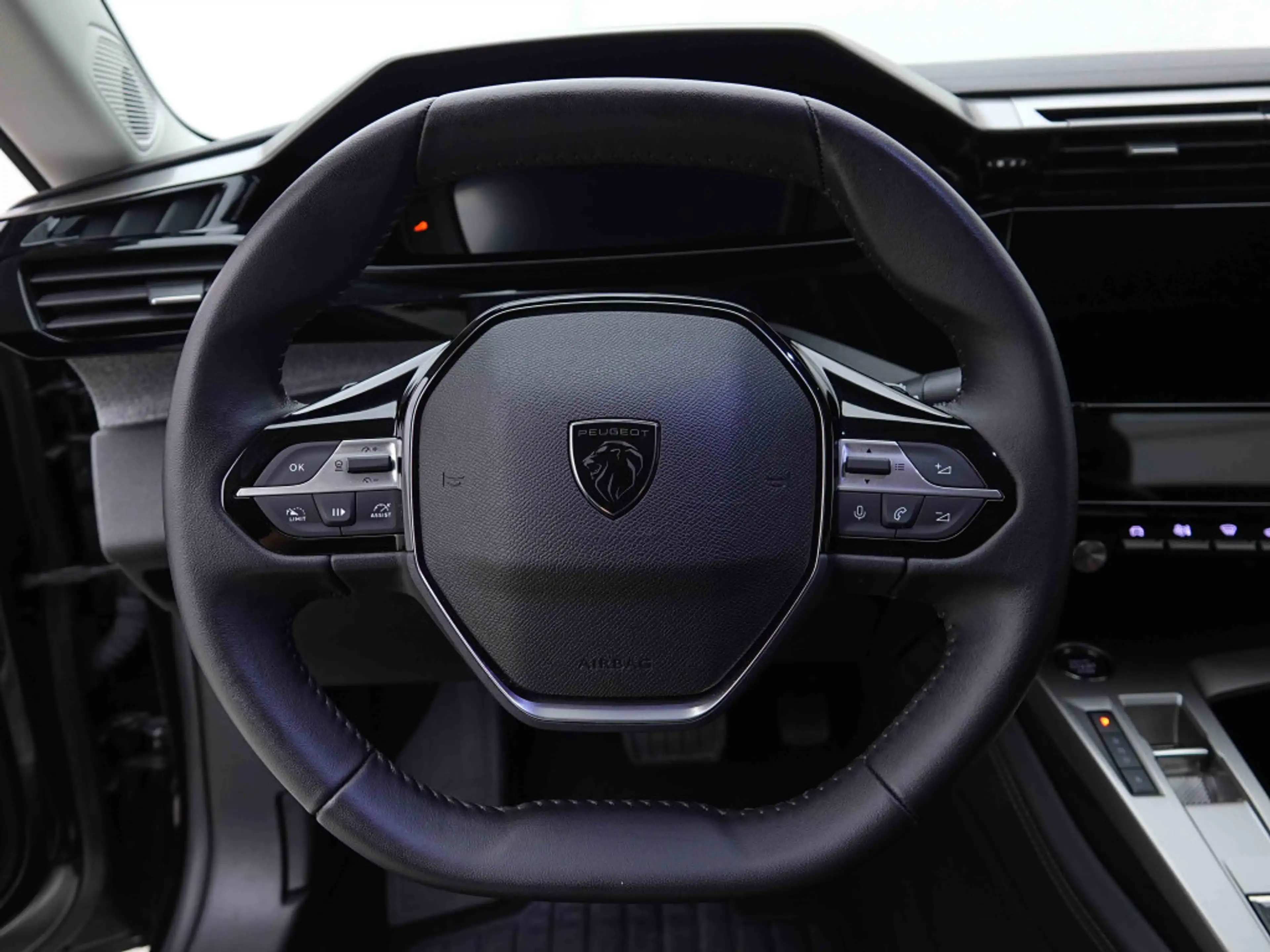 Peugeot 308 PHEV 180 AUT Allure Pack SW | GPS | 360CAM | Heated Seats — photo 9