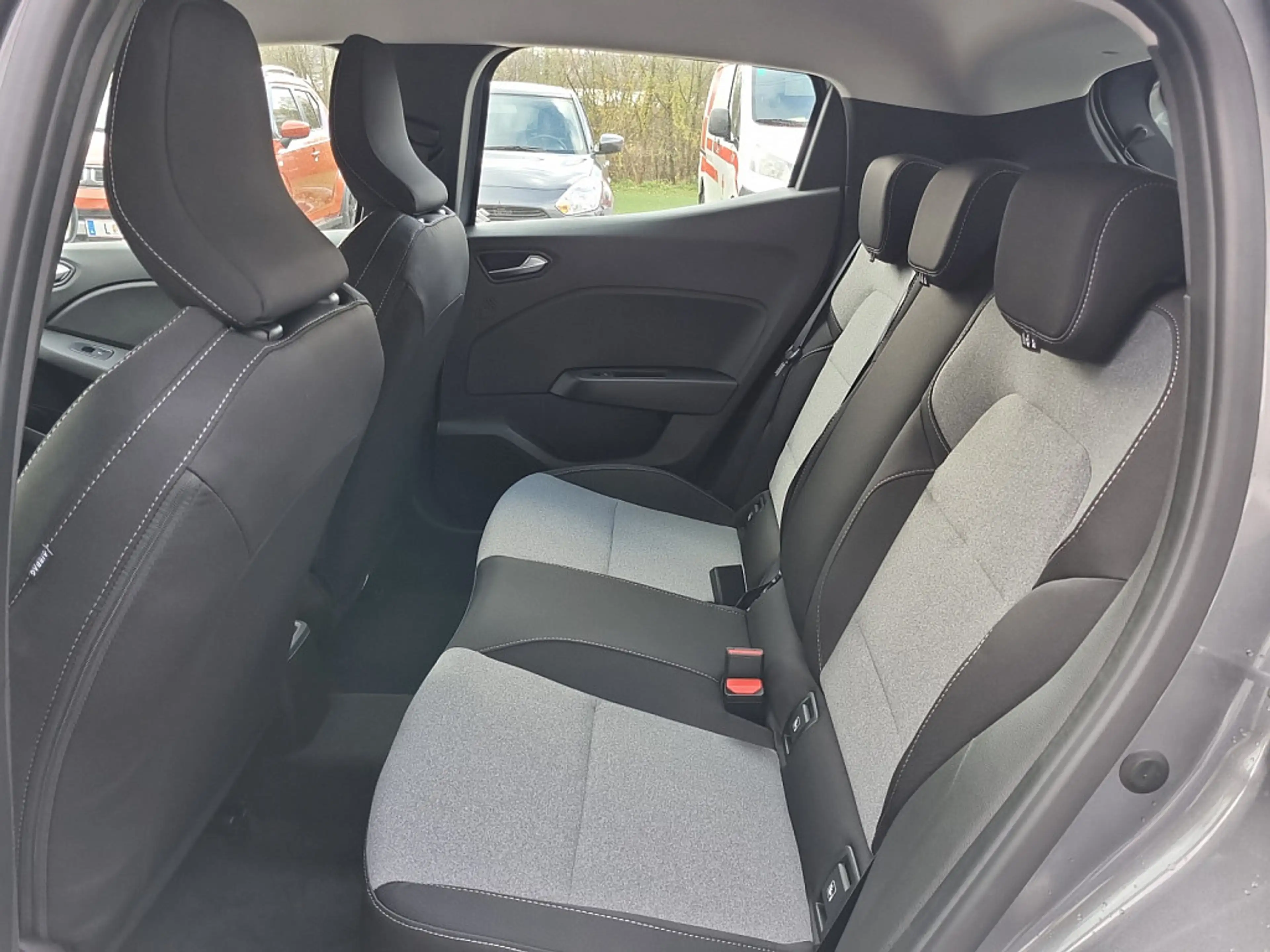 Mitsubishi Colt 1,0 MPI-T Invite — photo 12