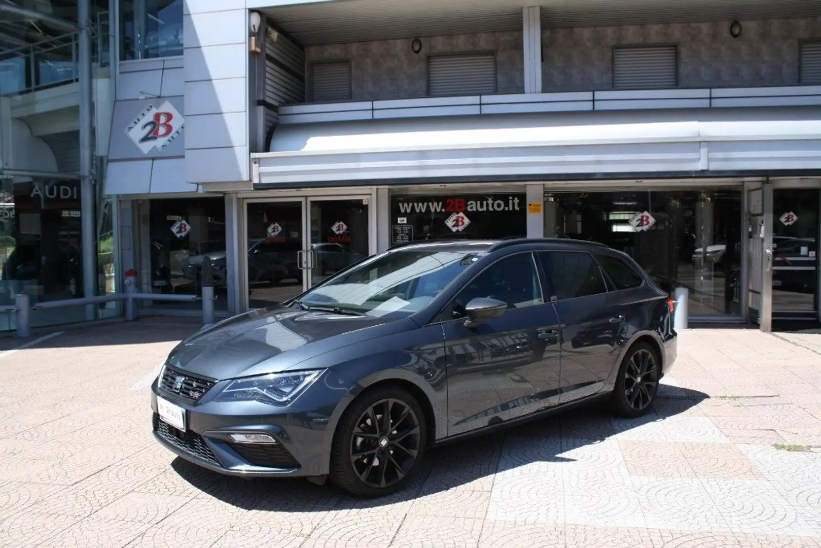 SEAT Leon Sportstourer 1.5 TSI 150 CV DSG FR Grigio - 1
