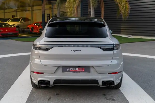 Porsche Cayenne view 5