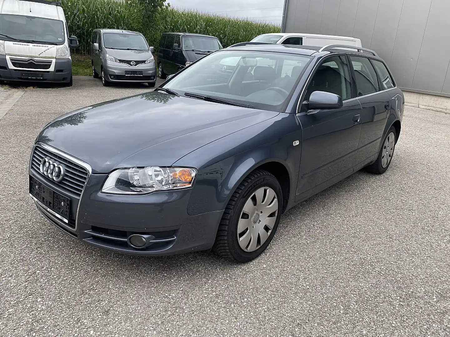 Audi A4 Avant 2,0 TDI DPF Gri - 1