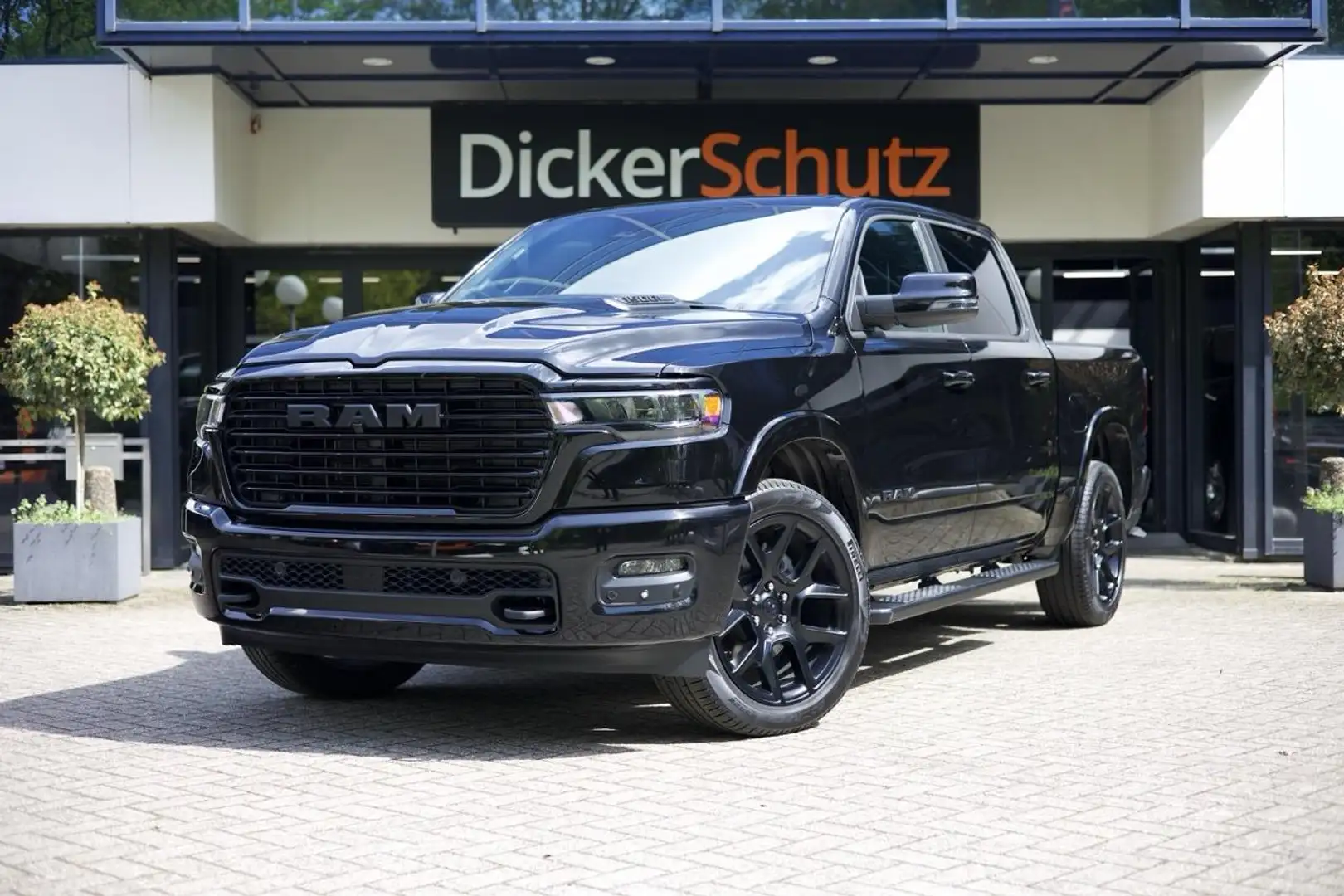 Dodge RAM 1500 Dodge Ram 1500 Crew Cab Laramie Night Zwart - 1