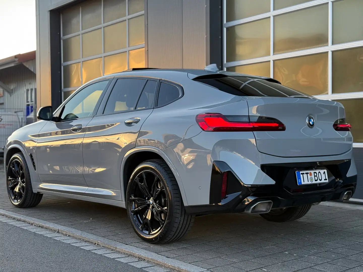 BMW X4 xDrive 30d M-SPORT PANO LASER AHK Stdhzg. Keyless Gris - 2