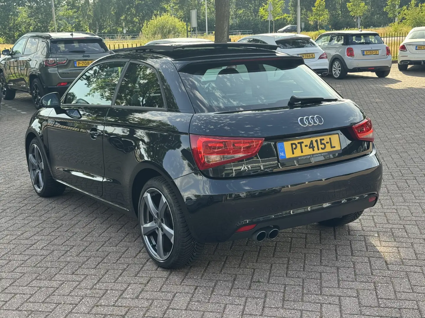 Audi A1 1.4 TFSI Pro Line S / Panoramadak / Leder / Parkee Zwart - 2