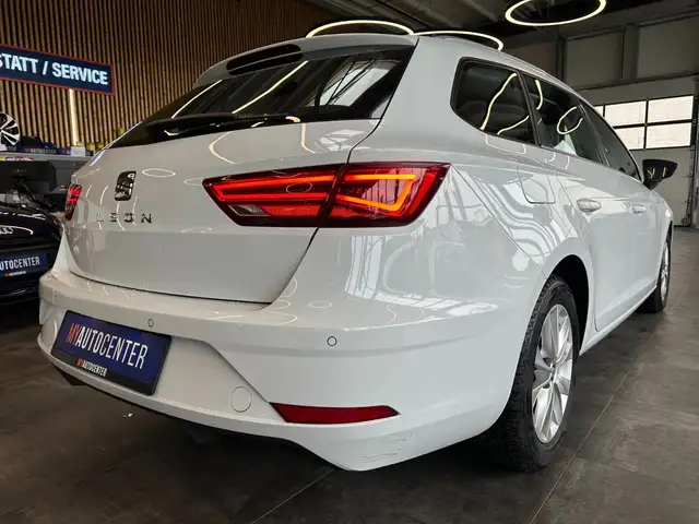 Seat Leon Leon view 2