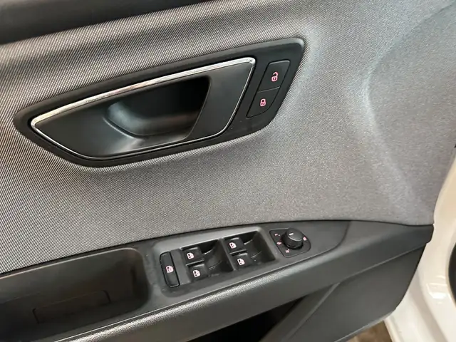 Seat Leon Leon view 8