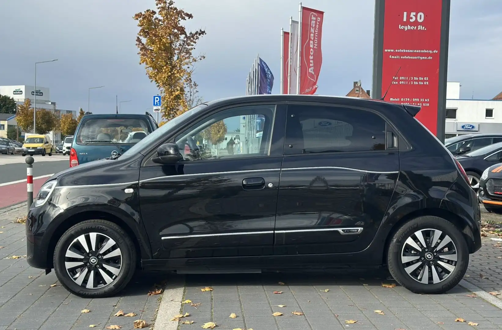 Renault Twingo Techno Electric / 1.Hand / Kamera / 34tkm Schwarz - 2