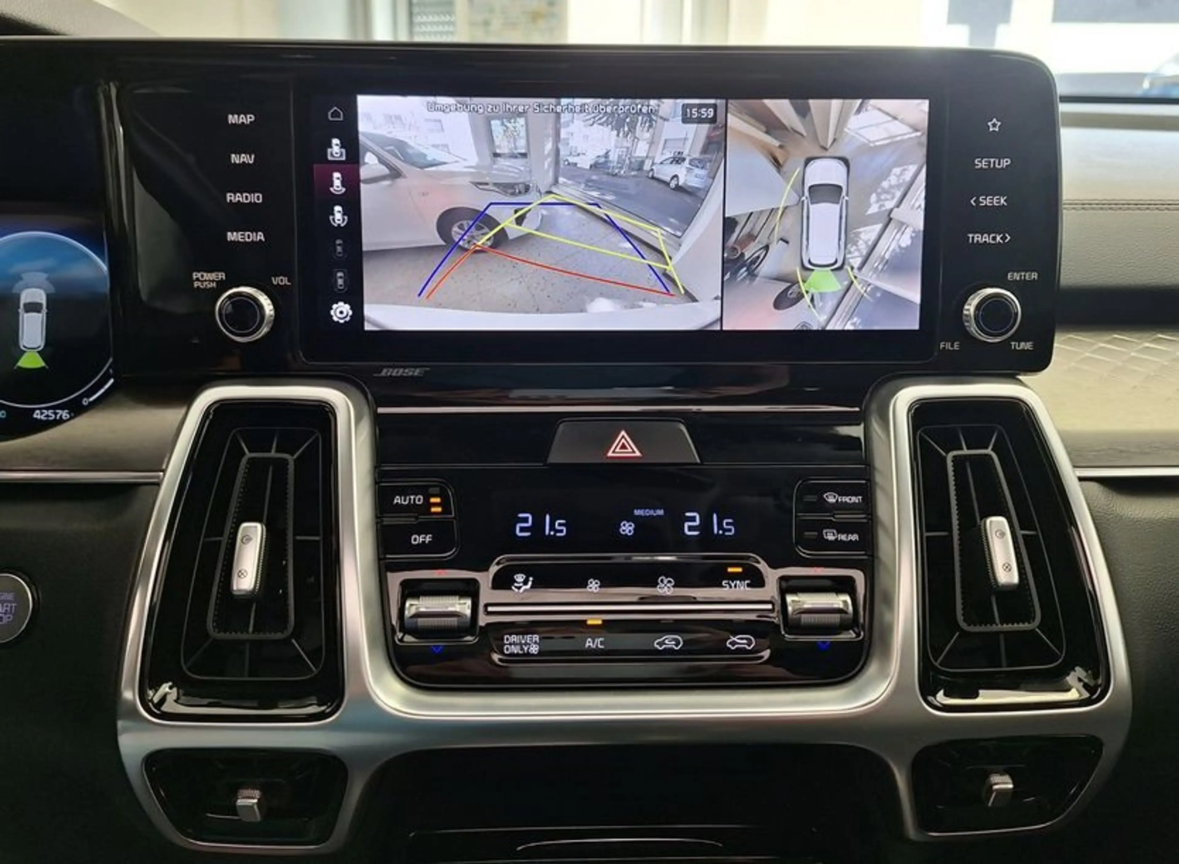 Kia Sorento Plug-In Hybrid AWD 1.Hd Schiebedach 8x Räder Werksgarantie 360* LED — photo 13