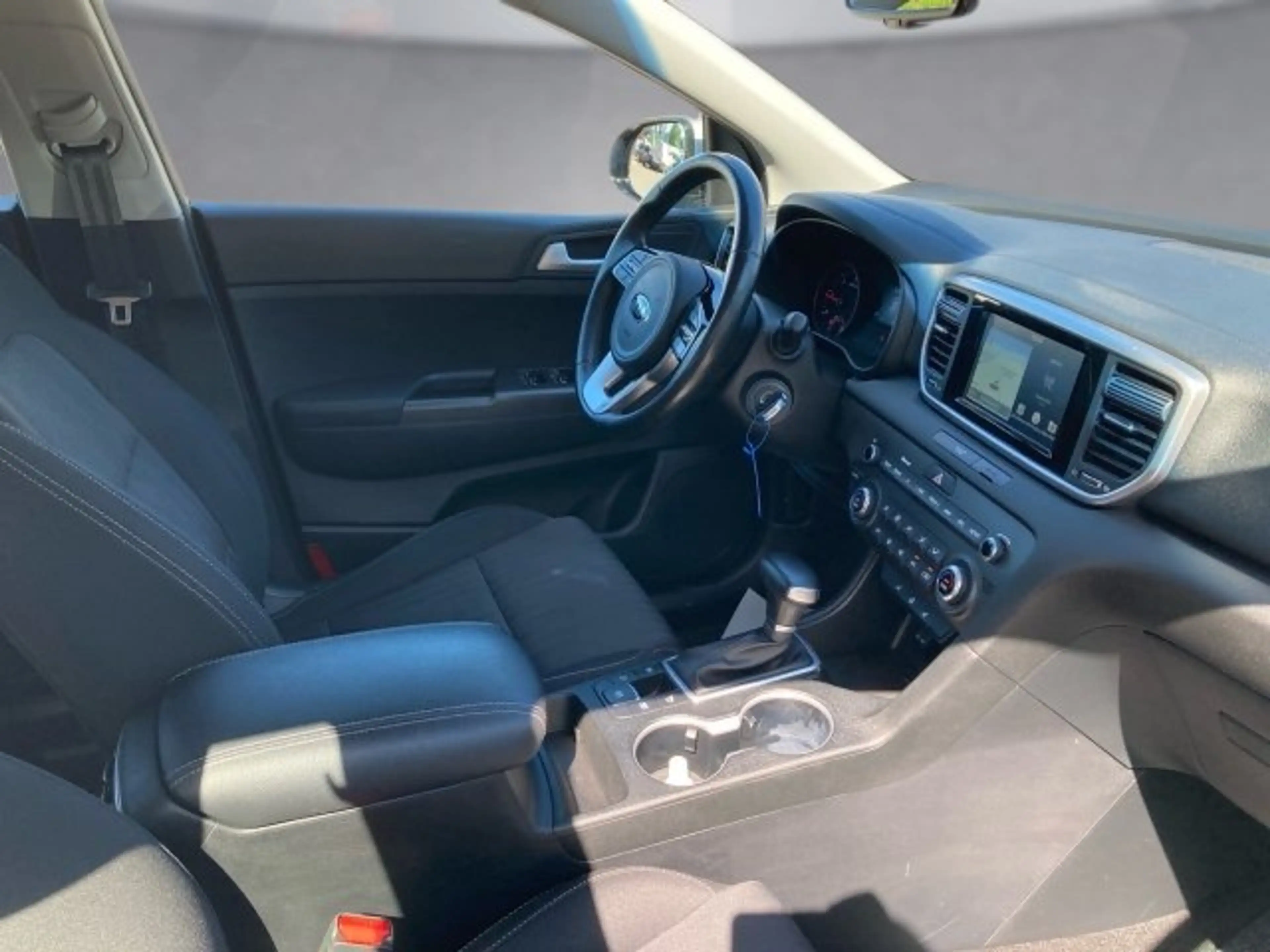 Kia Sportage 1.6CRDi Silber Aut. — photo 11