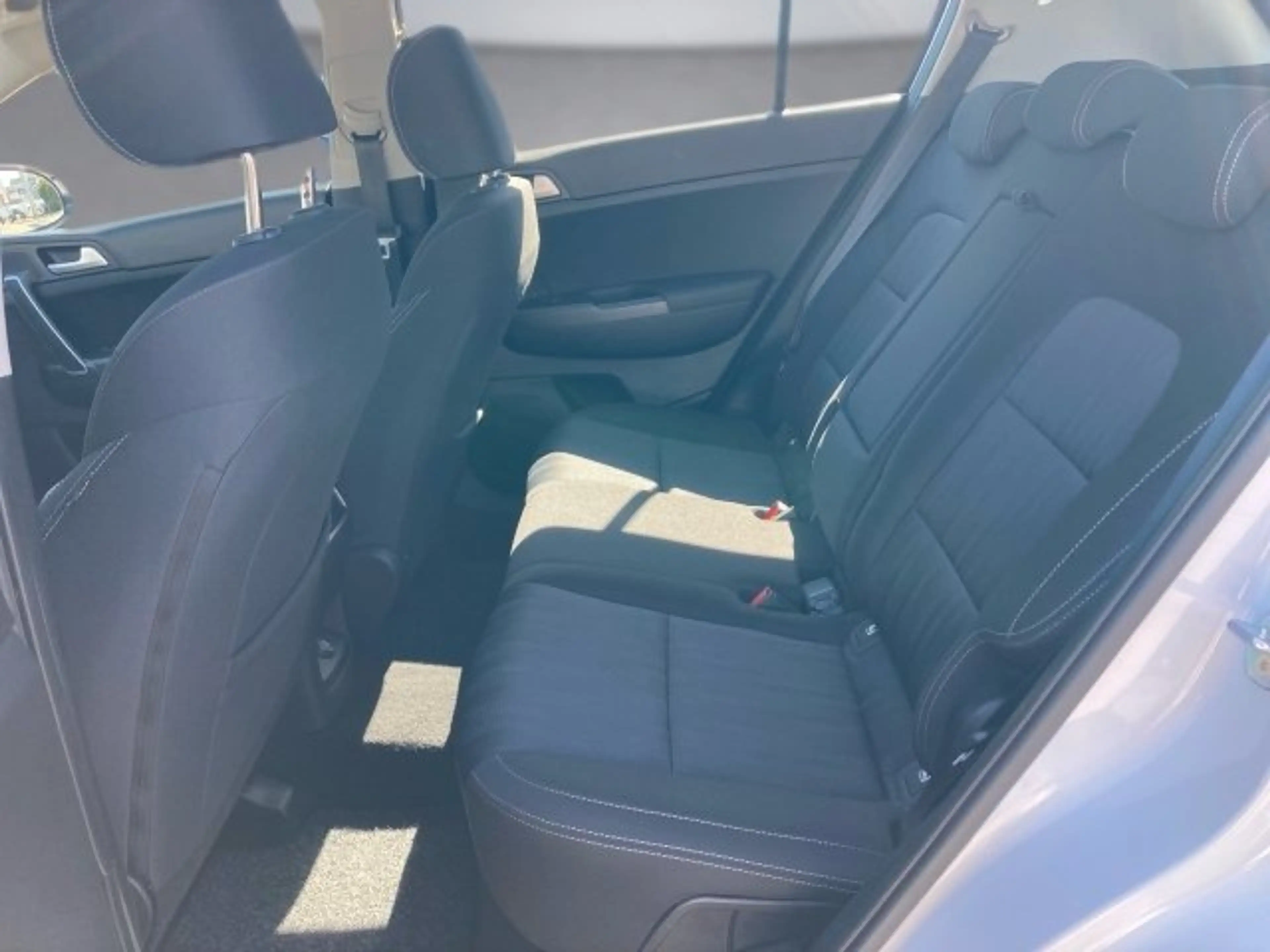 Kia Sportage 1.6CRDi Silber Aut. — photo 12