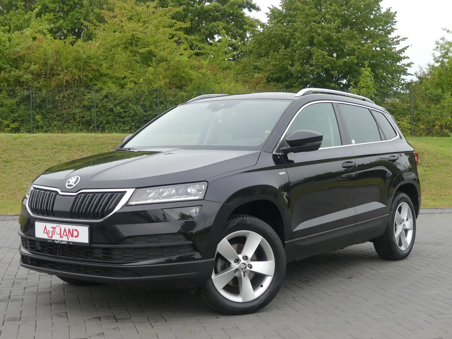 Skoda Karoq 1.5 TSI Soleil LED Kamera Navi Sitzheizung Schwarz - 2