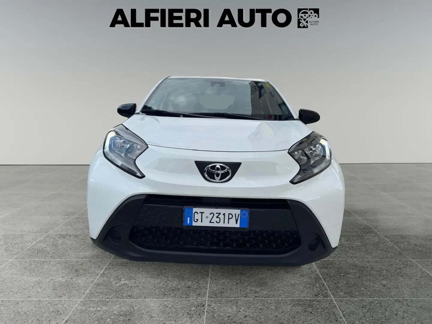 Toyota Aygo X 1.0 VVT-i Benzina 72cv 5 porte Active Bianco - 2