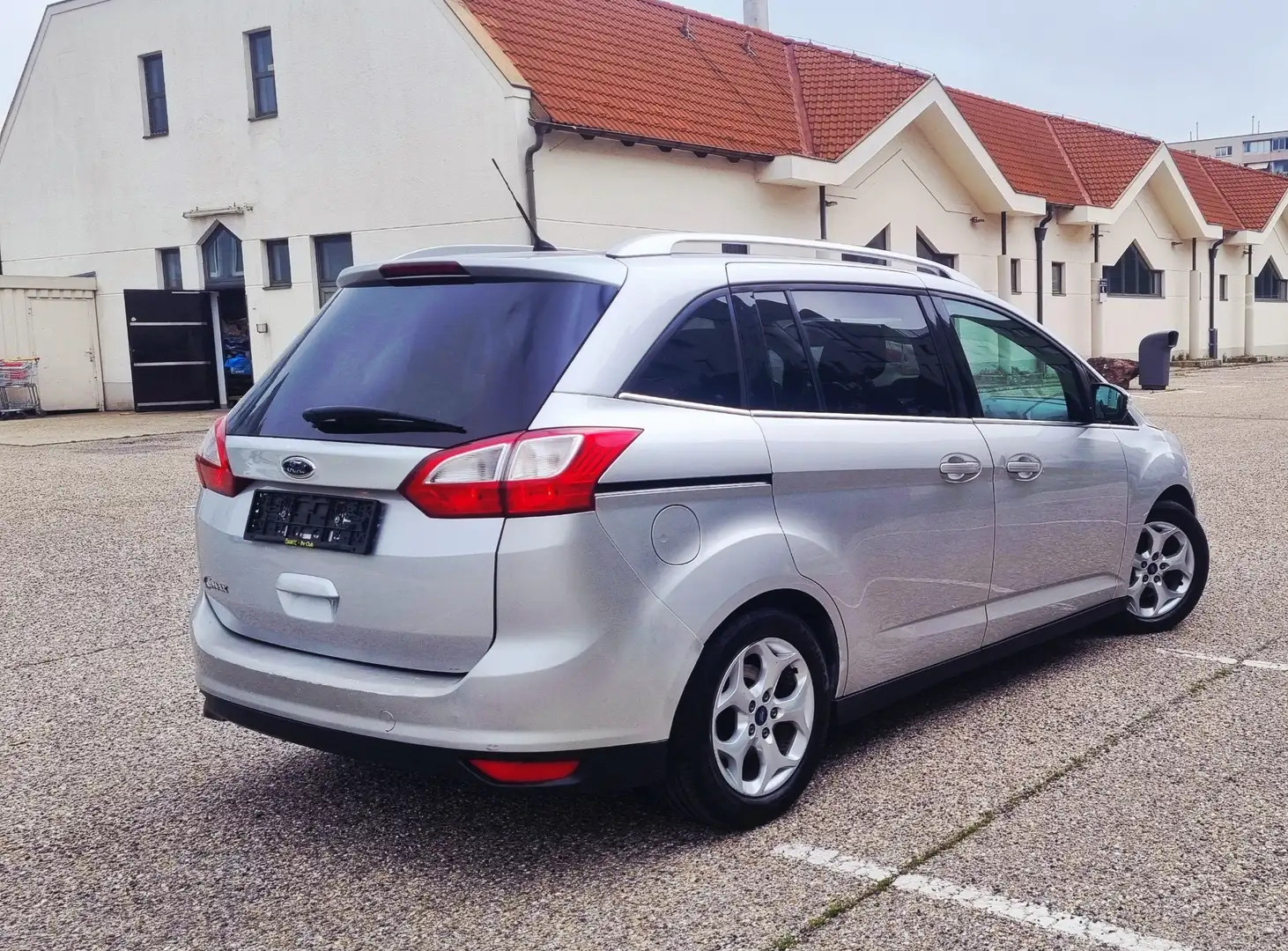 Ford Grand C-Max Trend 1,6 TDCi - Servicegepflegt - neues Pickerl Grau - 1
