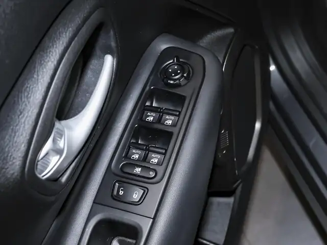 Jeep Renegade view 9