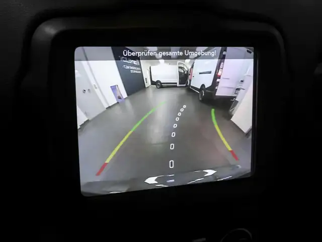 Jeep Renegade view 13