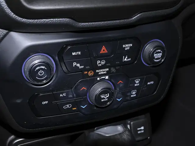 Jeep Renegade view 11