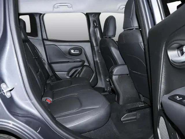 Jeep Renegade view 4