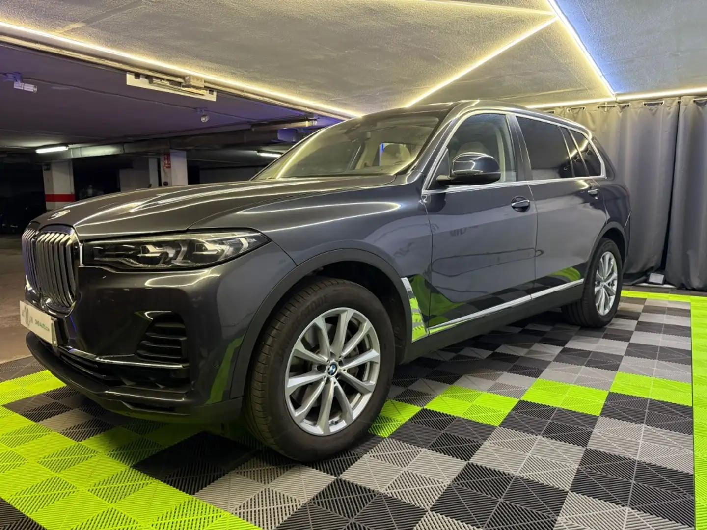 BMW X7 xDrive 40iA Gris - 2