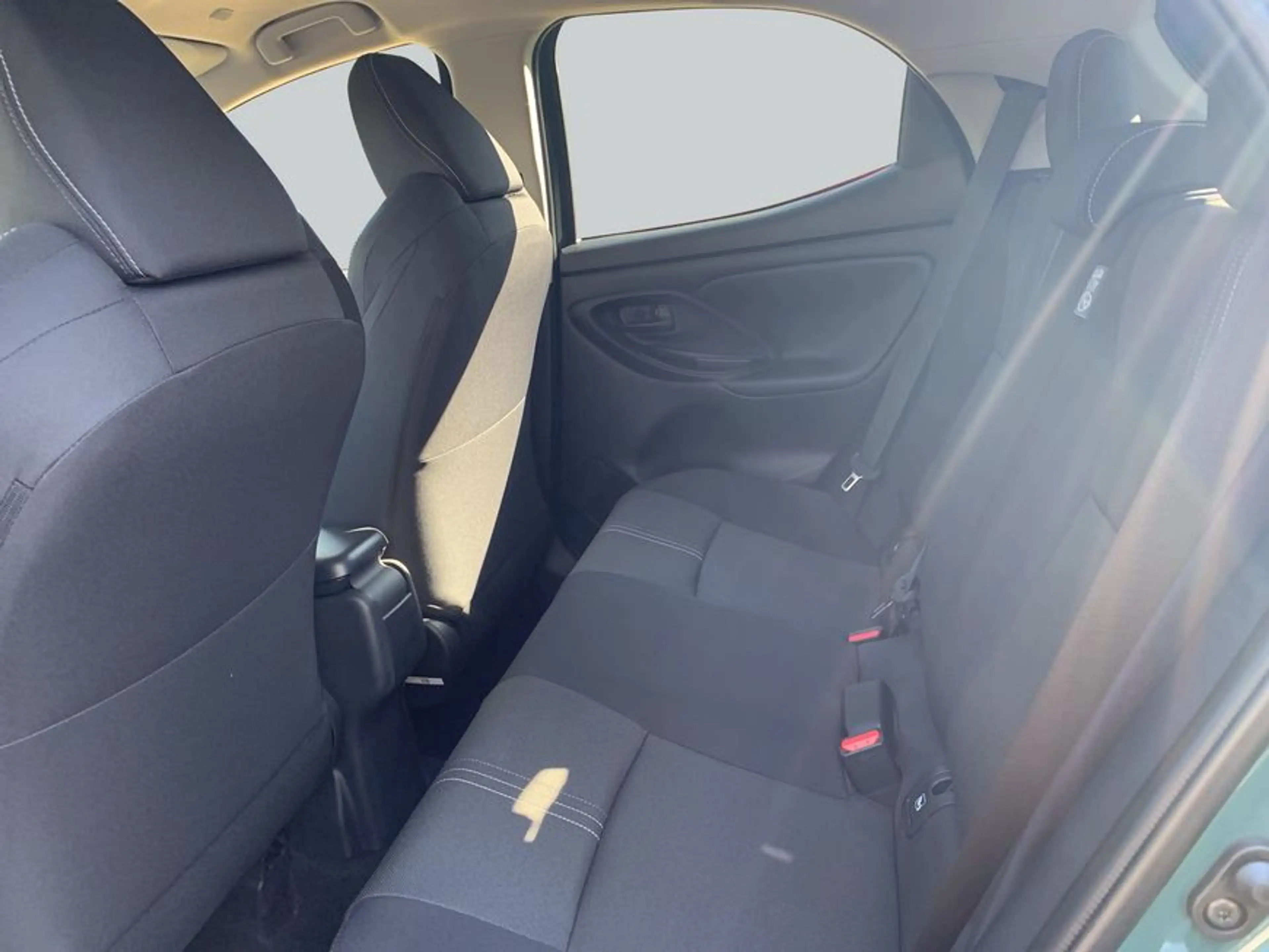 Toyota Yaris Hybrid 116 1.5 VVT-i Teamplayer 68 kW, 5-tür — photo 11