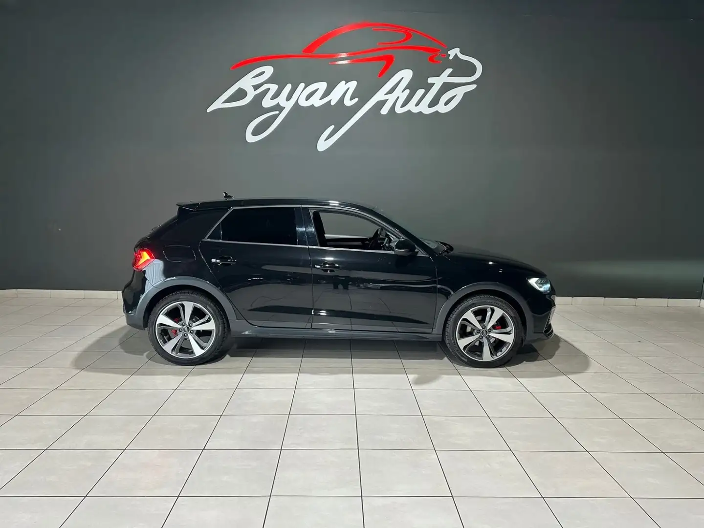 Audi A1 CITYCARVER 35 1.5 tfsi Identity Contrast s-tronic - 1