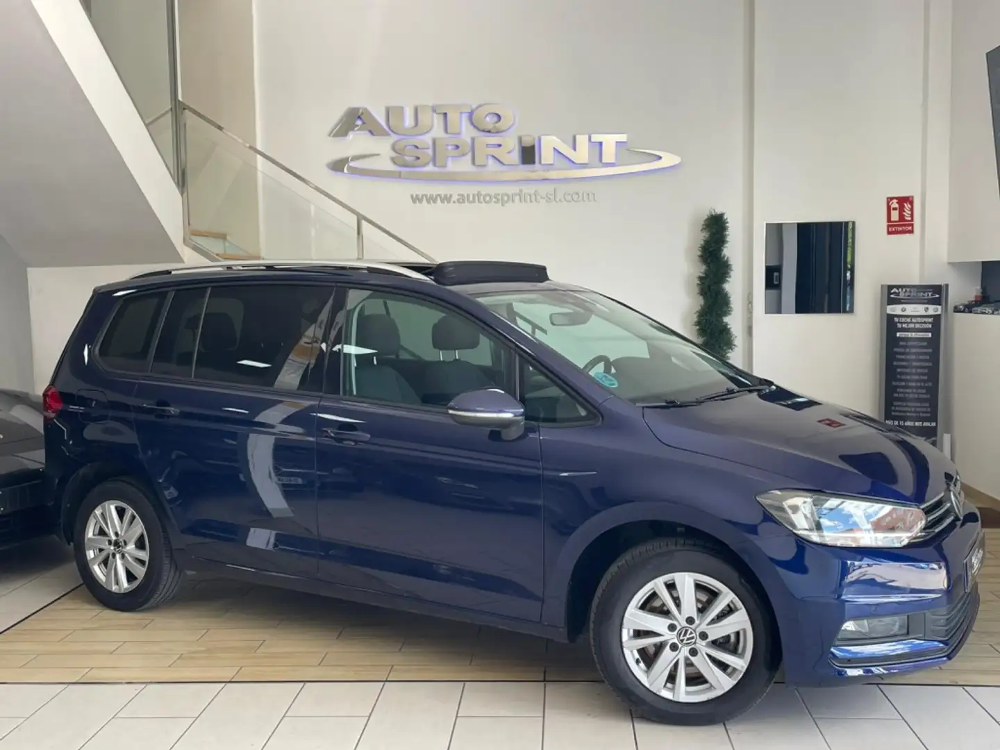 Volkswagen Touran 2.0TDI CR BMT Advance DSG7 110kW Azul - 2
