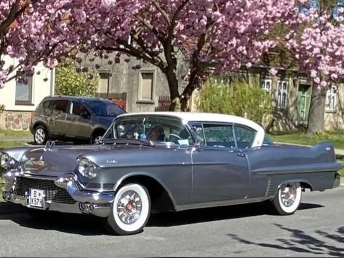 Cadillac Series 62 Oldtimer Blau - 1