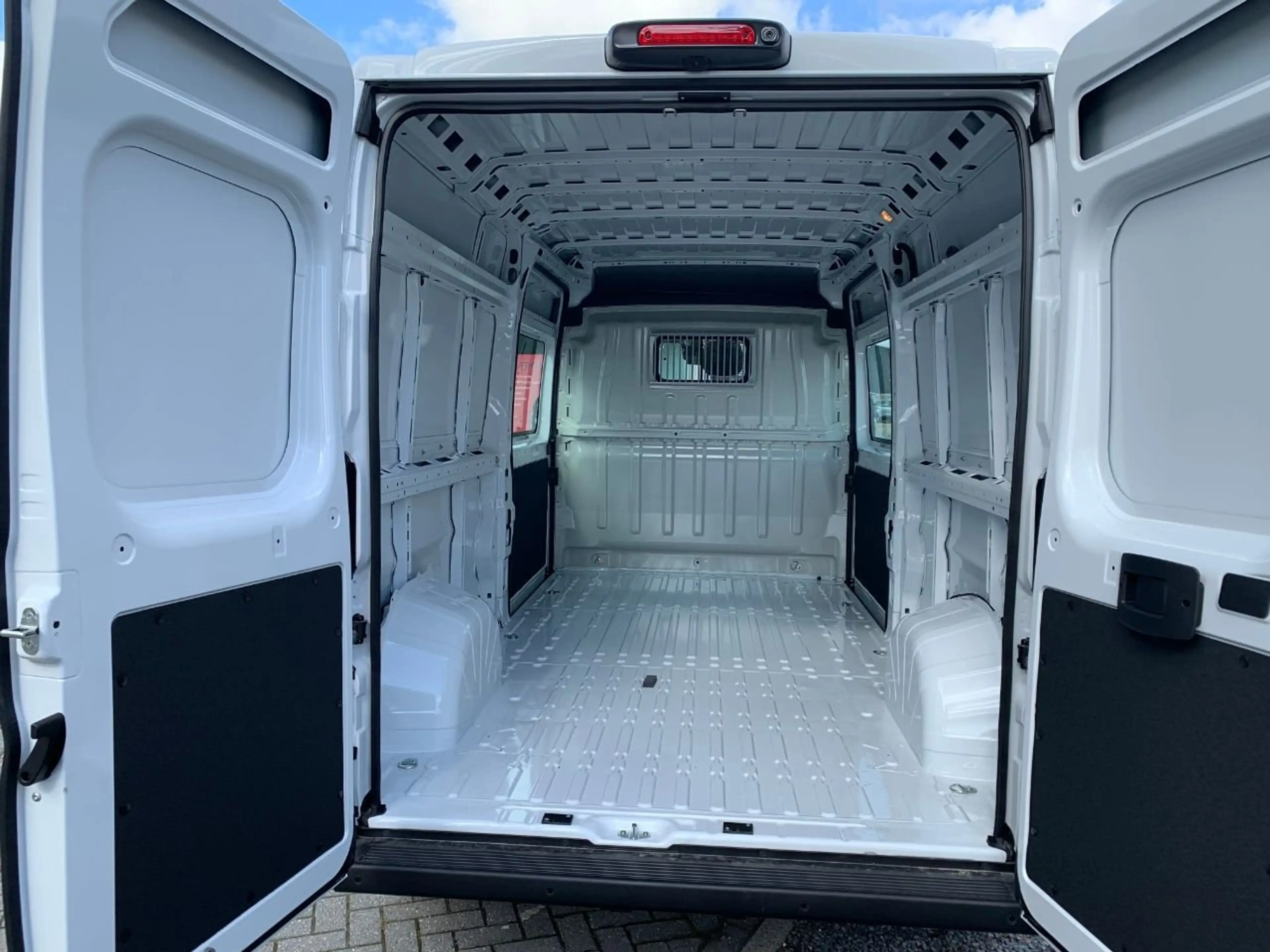 Citroen Jumper 3.5T L3H2 Heavy Diesel 180 — photo 8