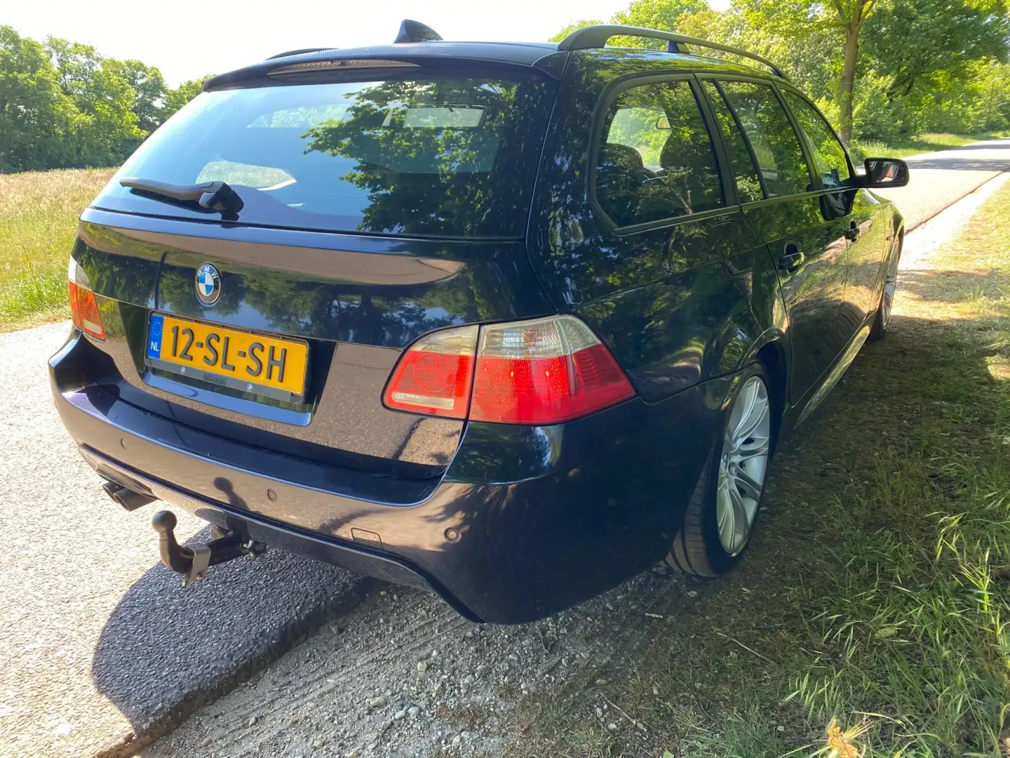 BMW 530 5-serie Touring 530d M PAKKET High Executive Zwart - 2