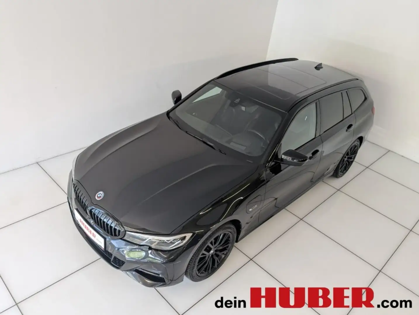 BMW 330 e xDT G21 Schwarz - 2