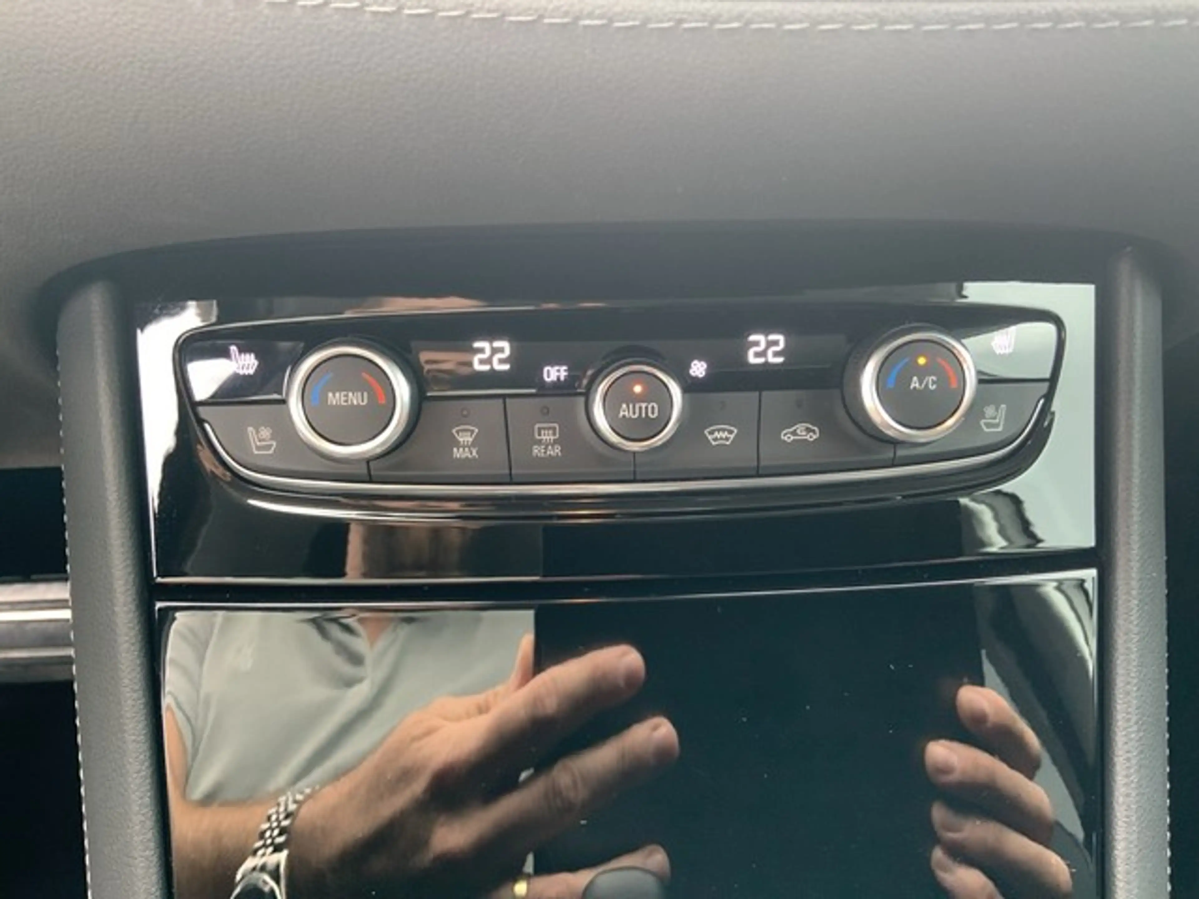 Opel Grandland X 1.6 Turbo Ultimate — photo 15