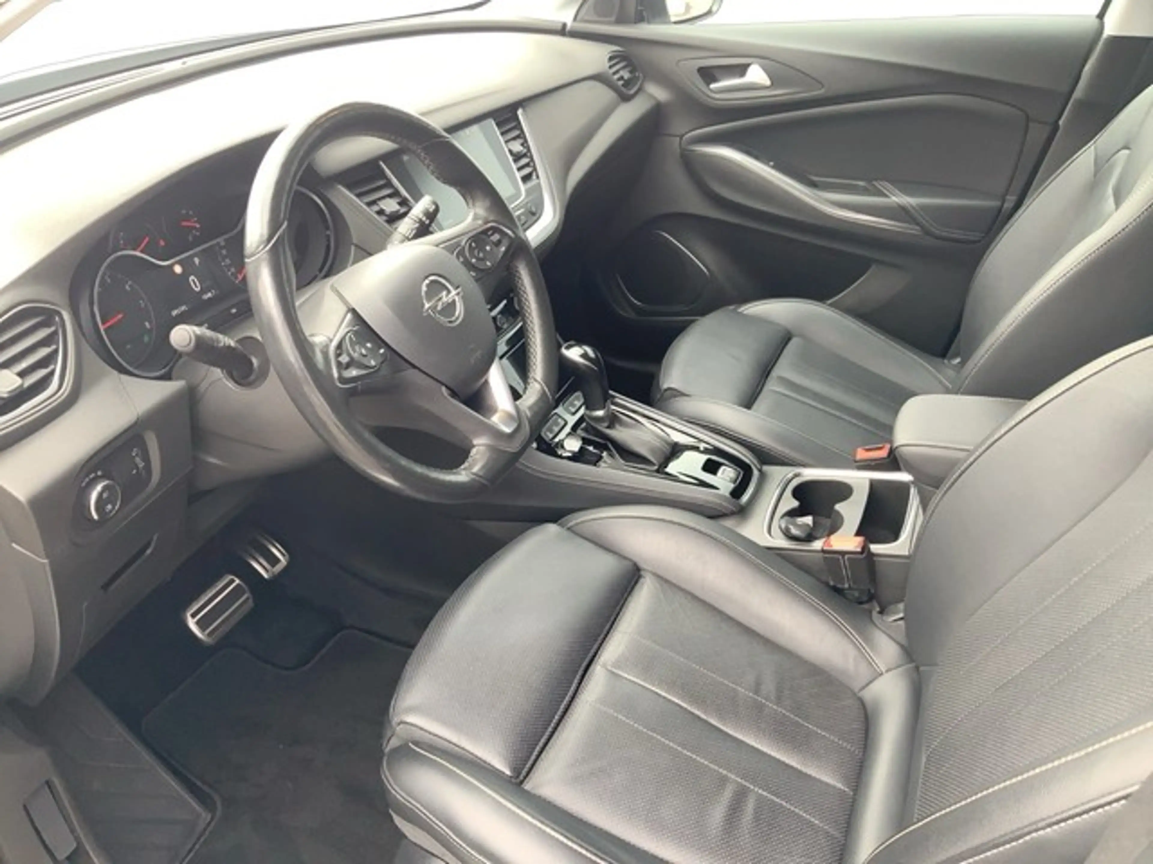 Opel Grandland X 1.6 Turbo Ultimate — photo 8