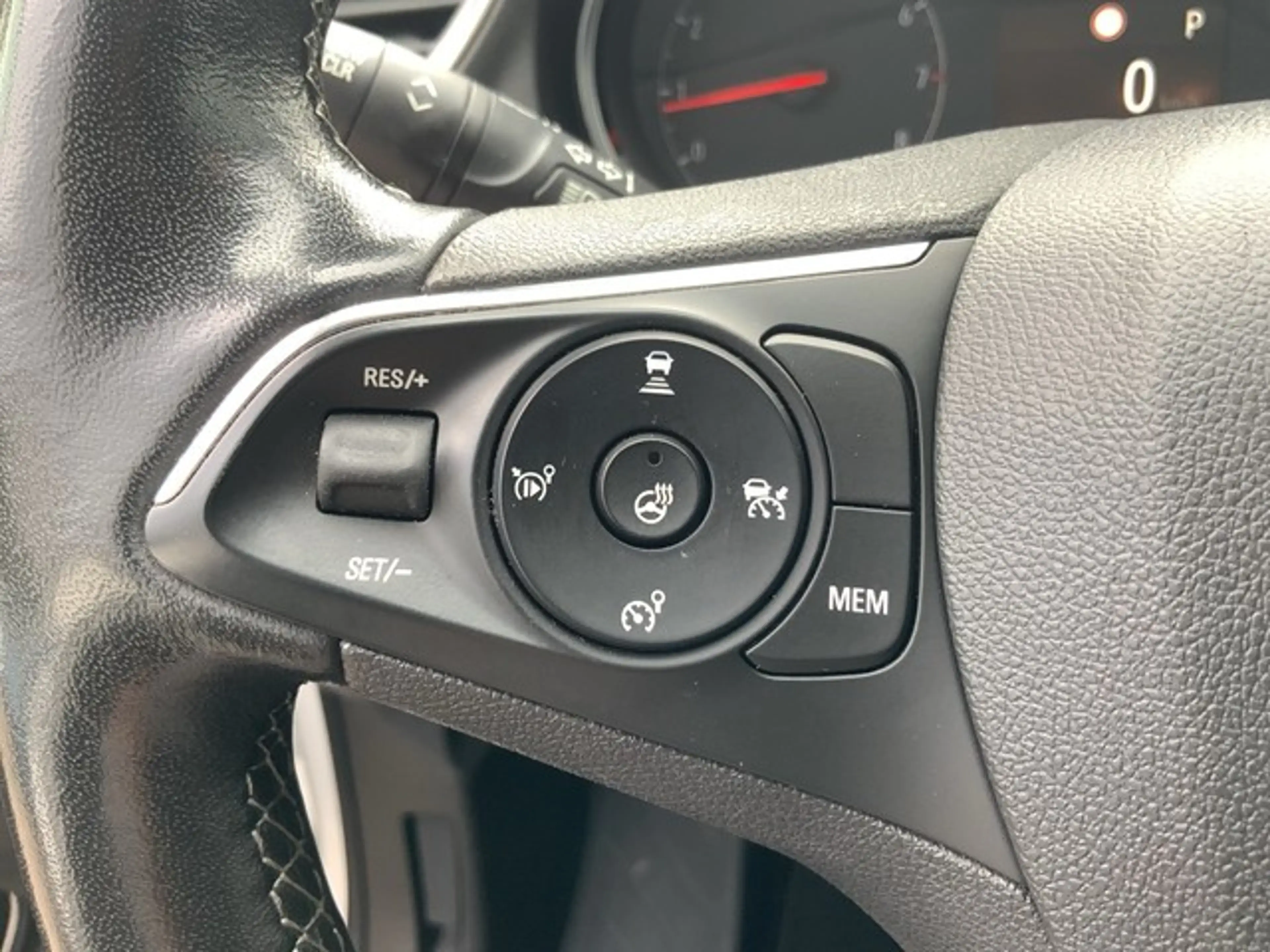 Opel Grandland X 1.6 Turbo Ultimate — photo 13