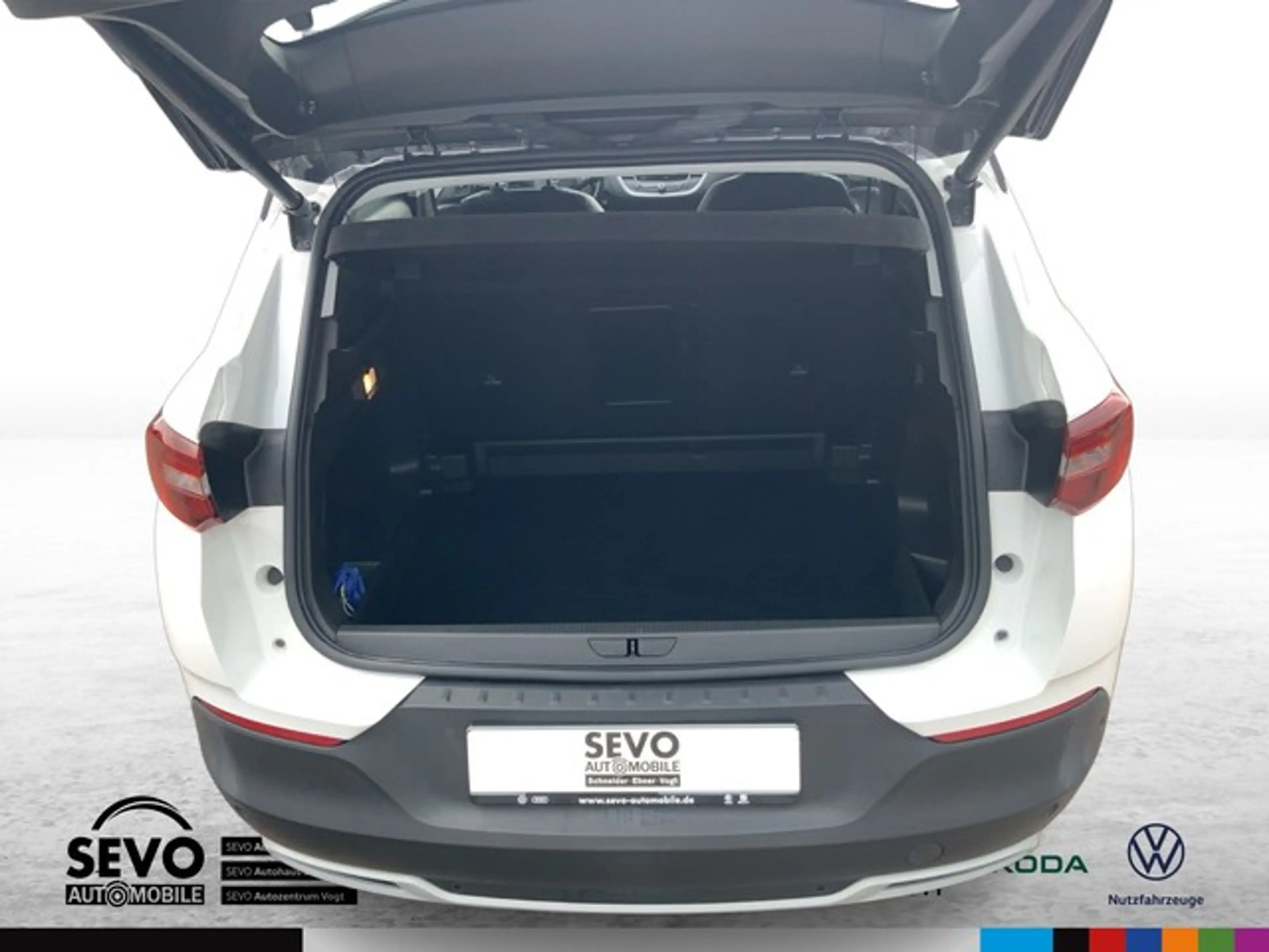 Opel Grandland X 1.6 Turbo Ultimate — photo 12