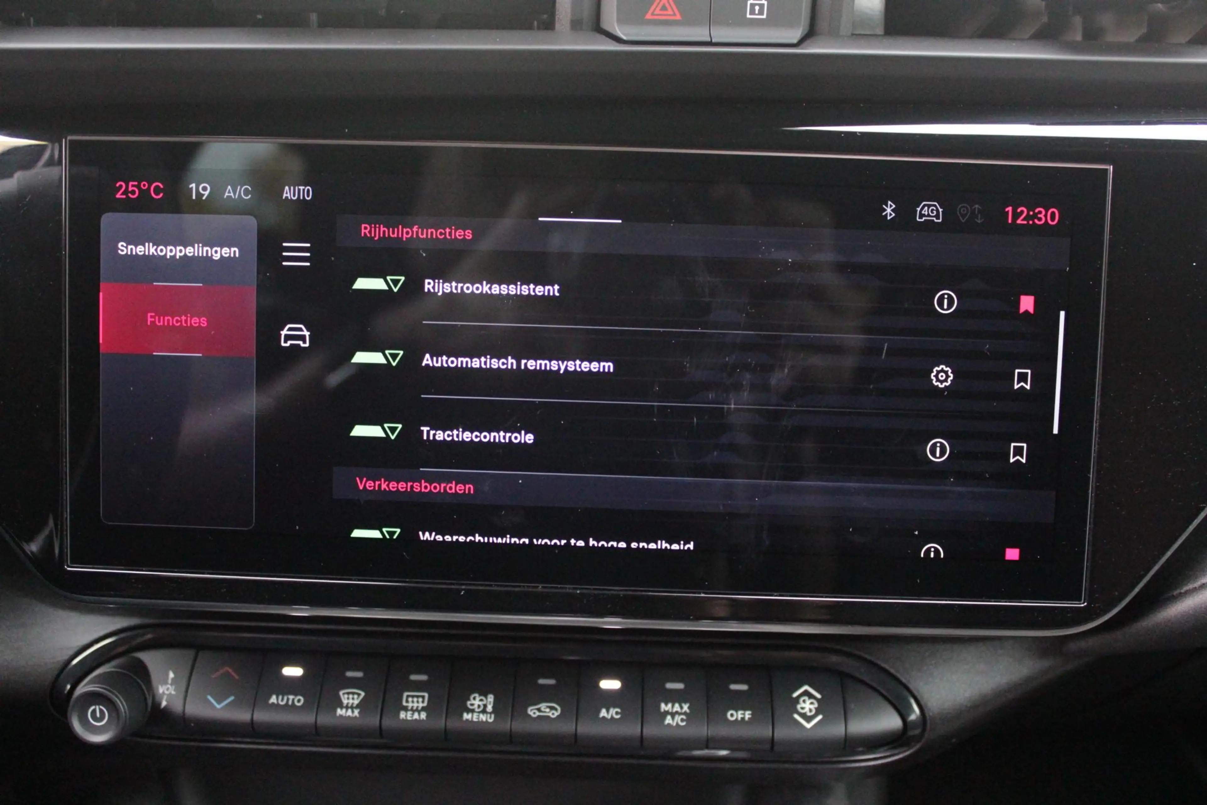 Alfa Romeo Junior 1.2 145PK AUTOMAAT Hybrid IBRIDA TI | TECHNO PACK: — photo 38