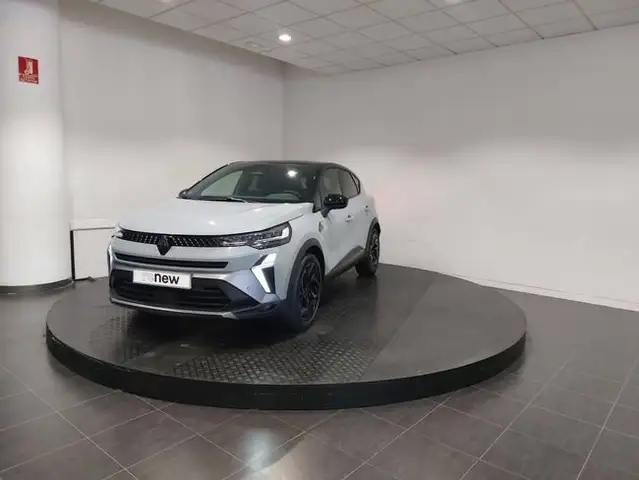 2025 Renault Captur in Grey for sale