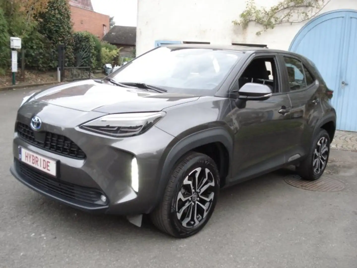 Toyota Yaris Cross Yaris Cross Hybrid 1.5i VVT-i Dynamic Plus E-CVT Grijs - 1