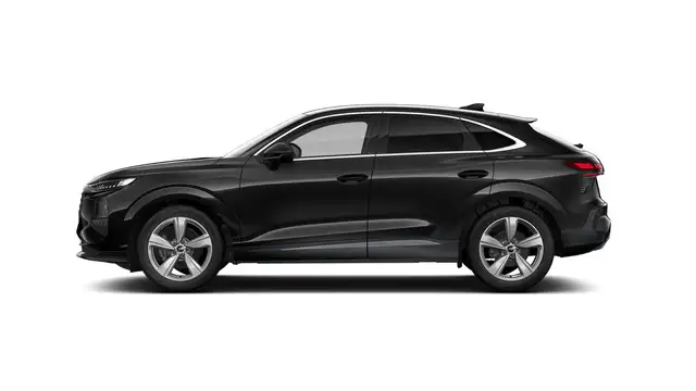 Audi Q3 view 3