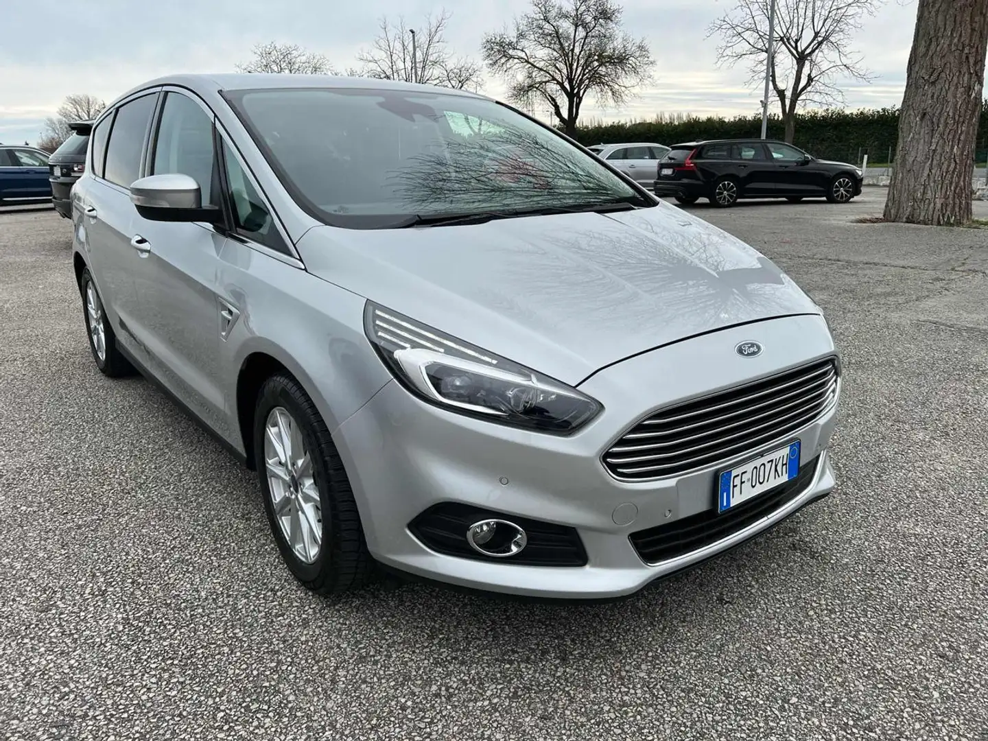 Ford S-Max 2.0 TDCi 150CV Start&Stop Powershift Vignale Grigio - 2