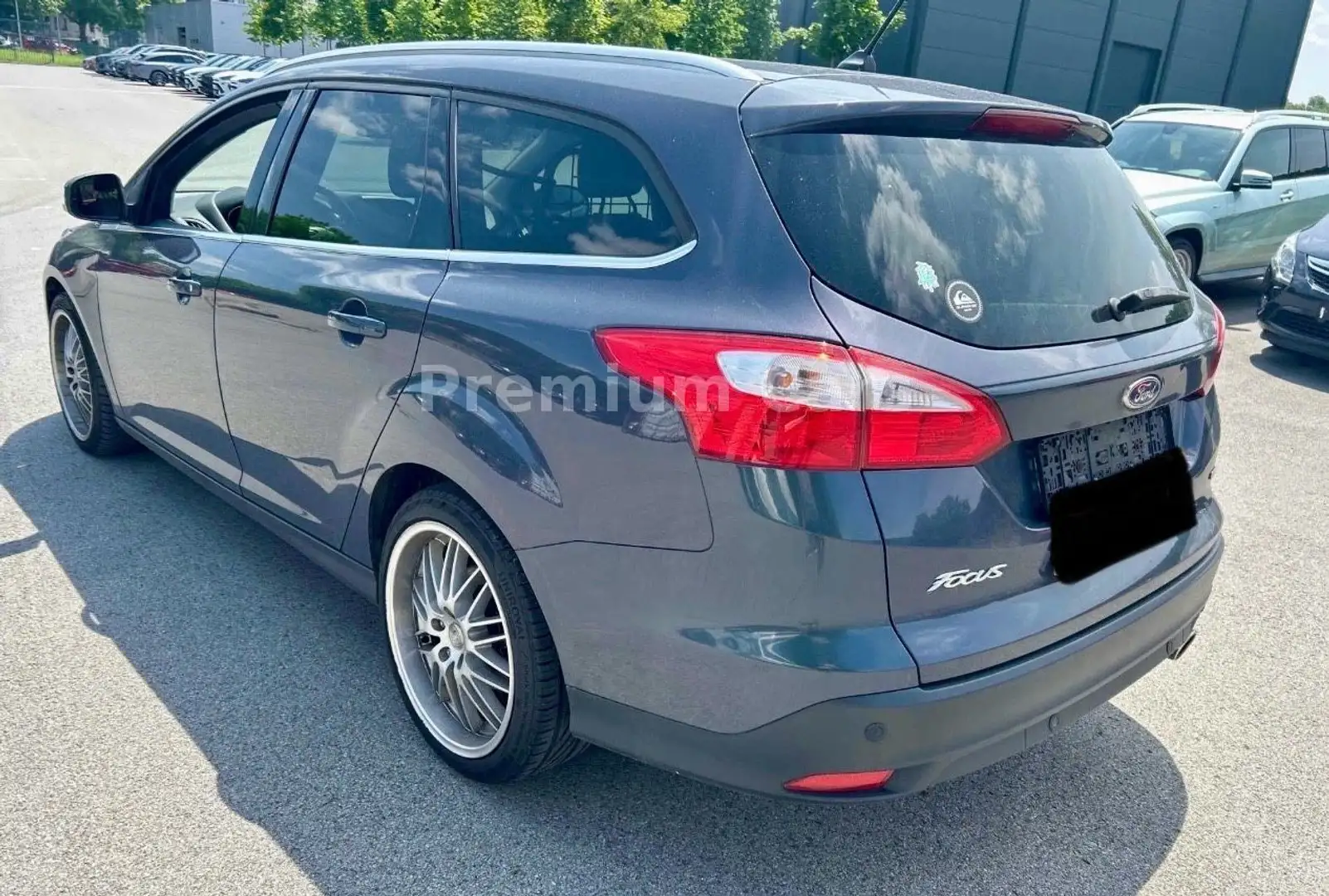 Ford Focus Turnier 2.0 TDCi Titanium*Automatik*TüvNeu Grau - 2